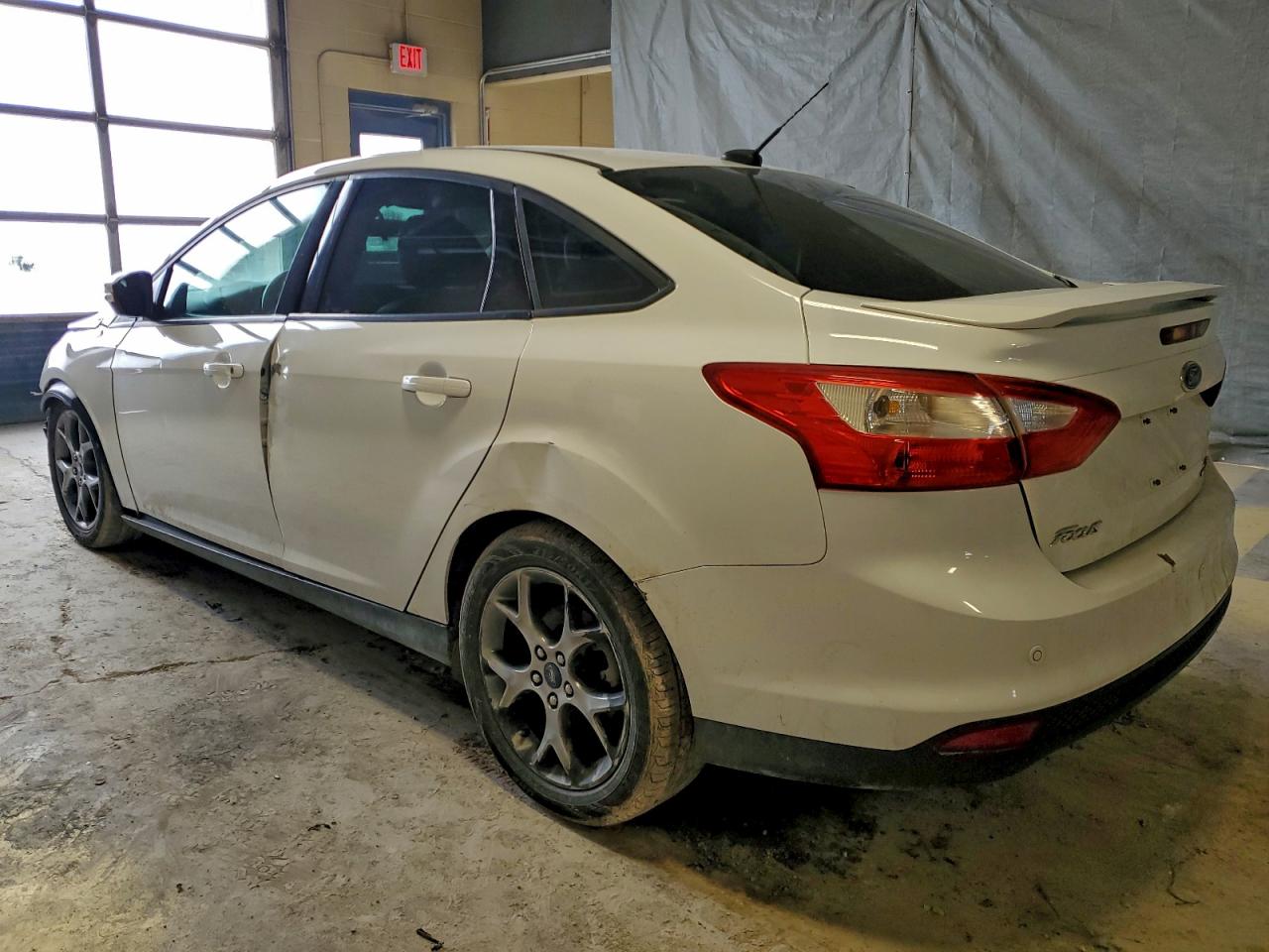 2014 FORD FOCUS SE photo 2