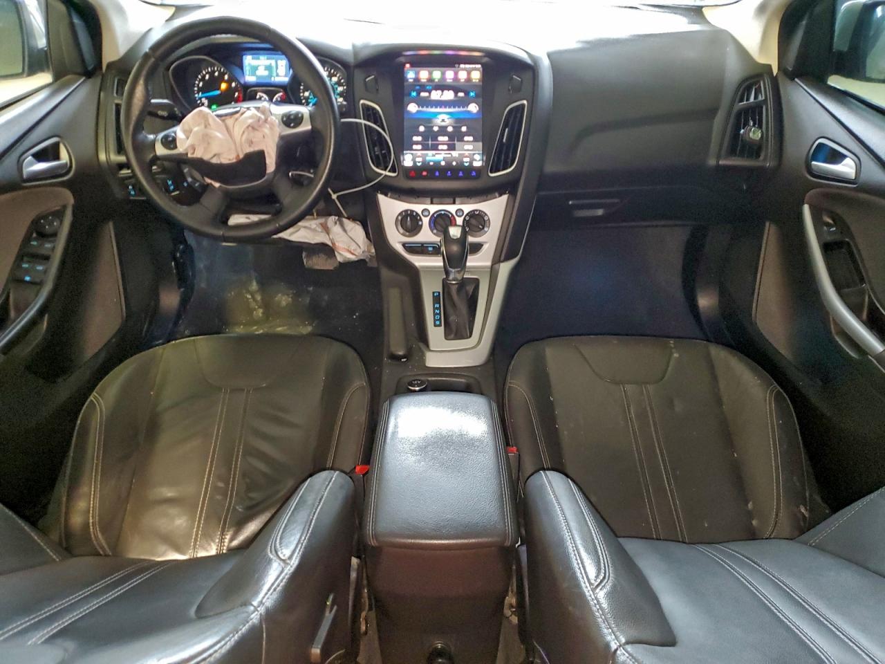 2014 FORD FOCUS SE photo 8