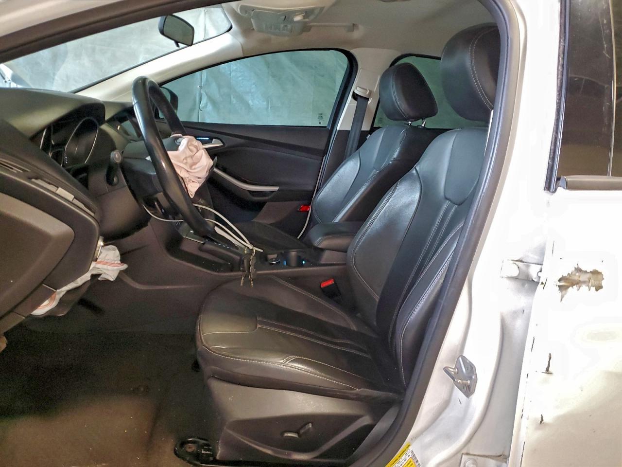 2014 FORD FOCUS SE photo 7
