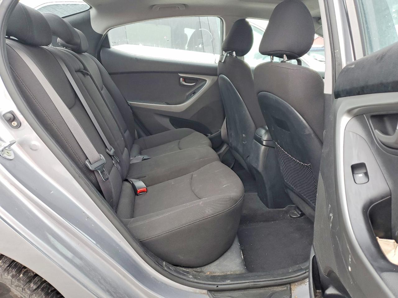 2016 HYUNDAI ELANTRA SE photo 10