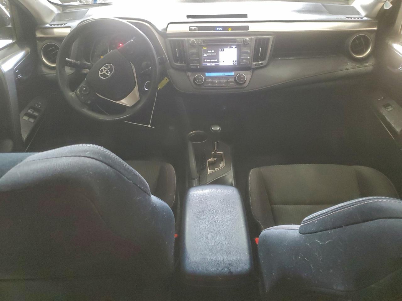 2015 TOYOTA RAV4 XLE photo 8