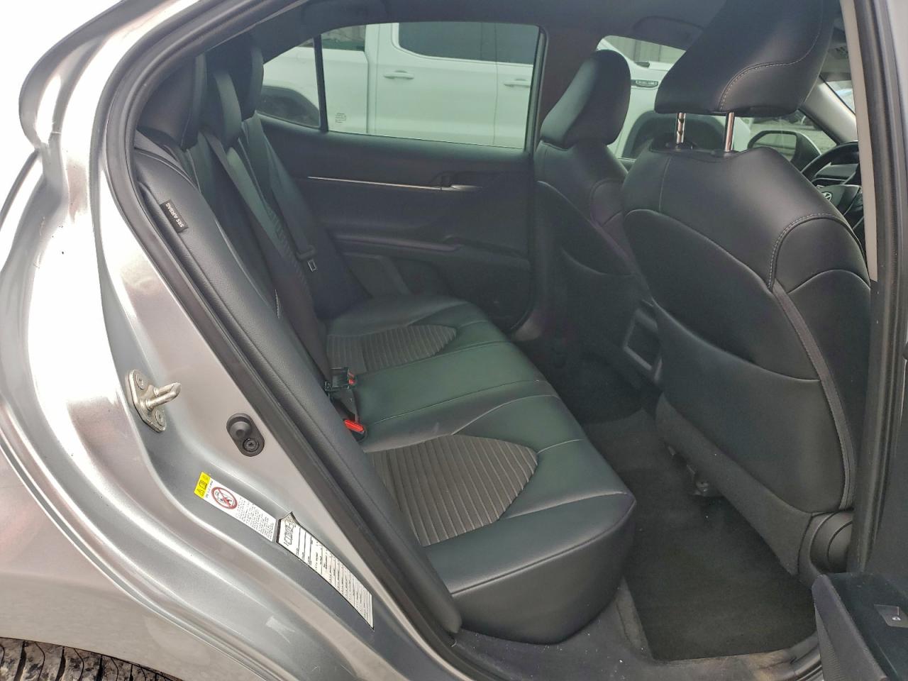 2019 TOYOTA CAMRY L photo 19
