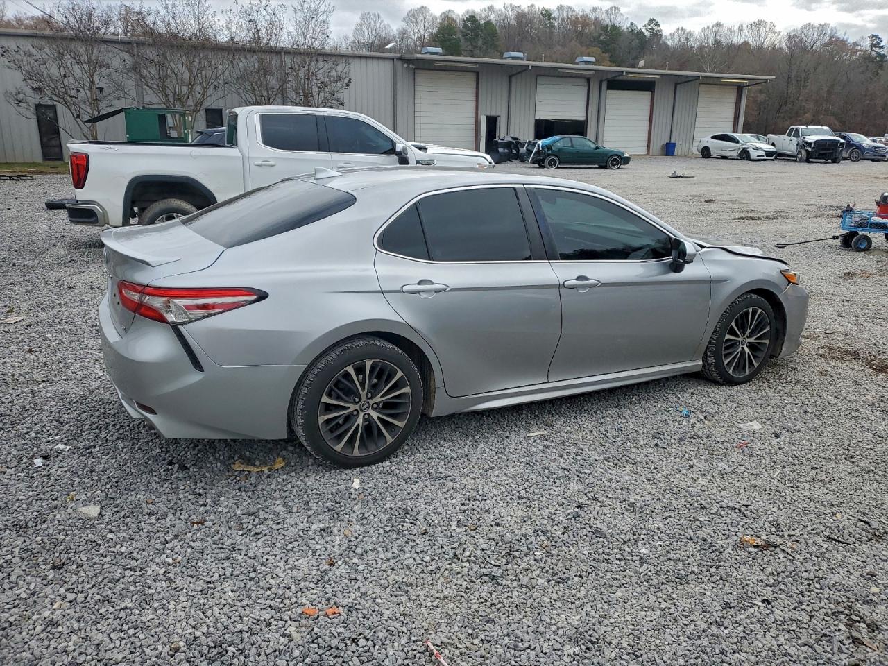 2019 TOYOTA CAMRY L photo 5