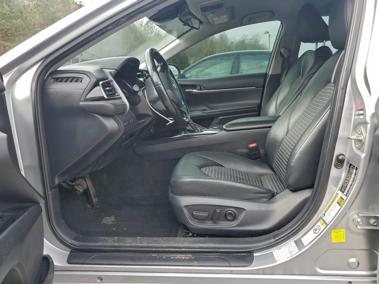 2019 TOYOTA CAMRY L photo 13