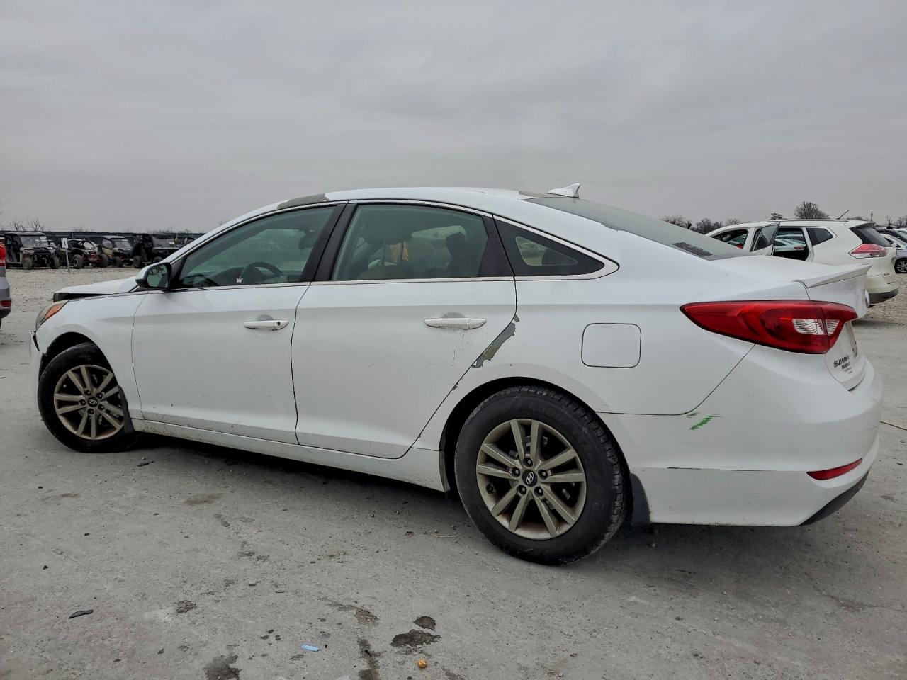 2015 HYUNDAI SONATA SE photo 2