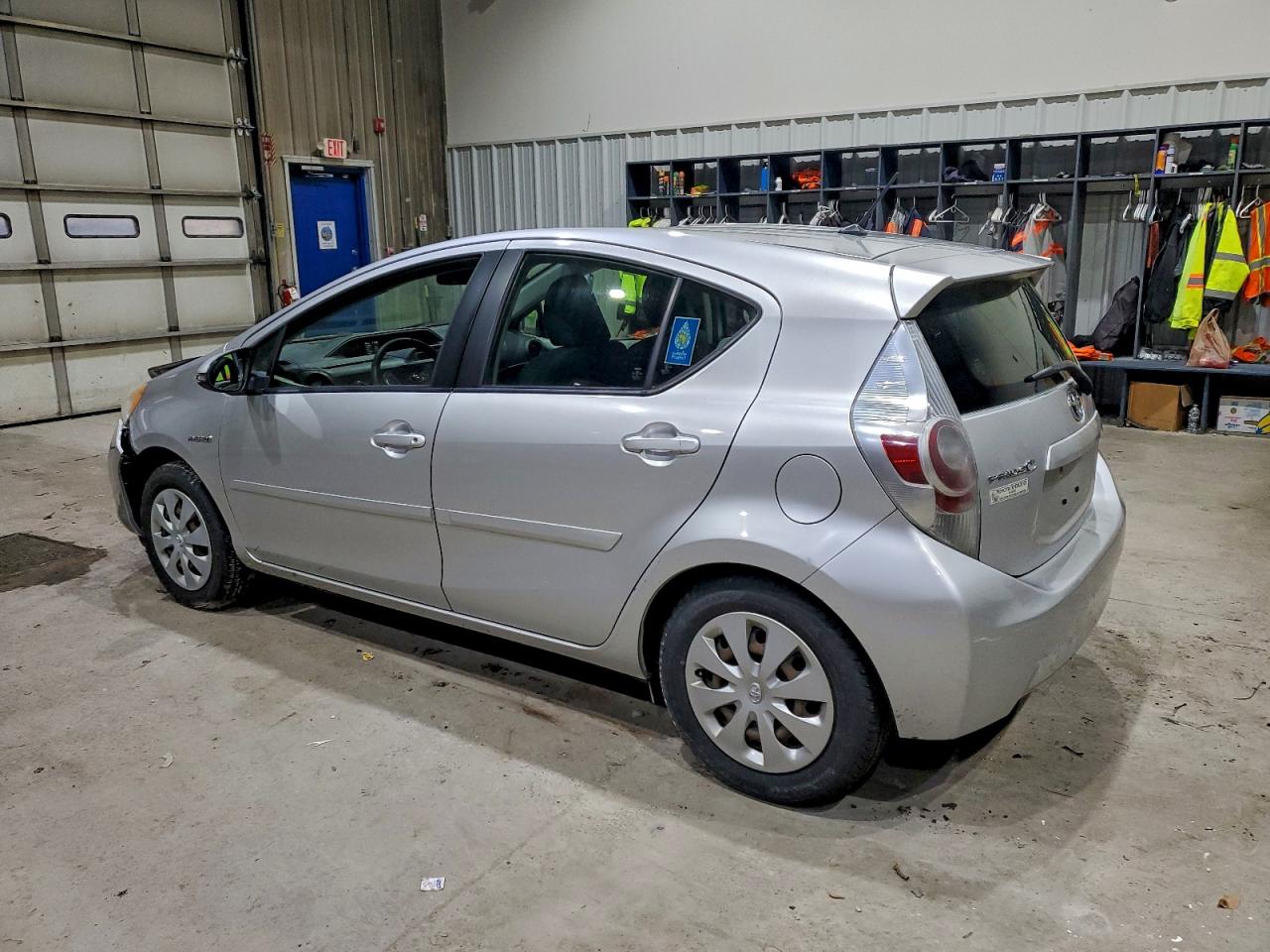2013 TOYOTA PRIUS C photo 2