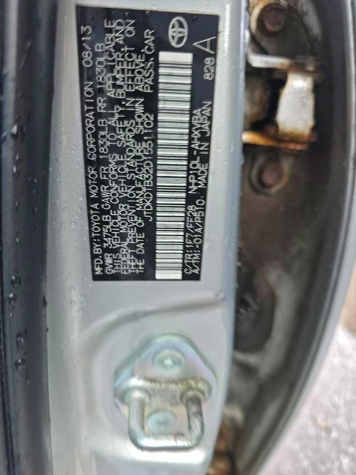 2013 TOYOTA PRIUS C photo 13