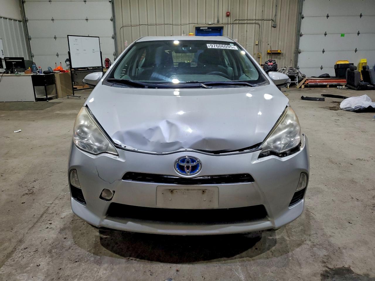 2013 TOYOTA PRIUS C photo 5