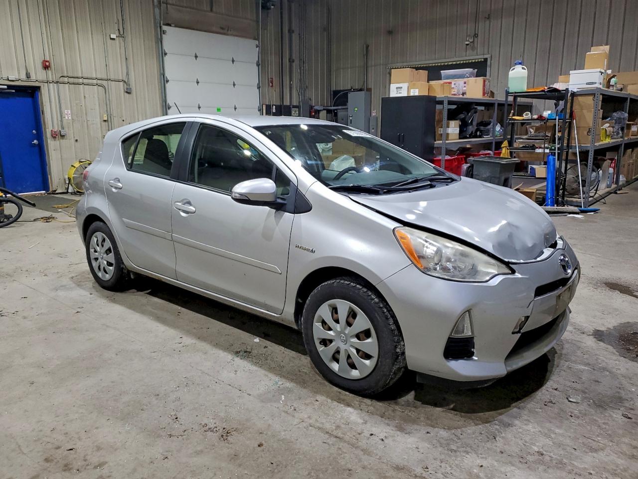 2013 TOYOTA PRIUS C photo 4