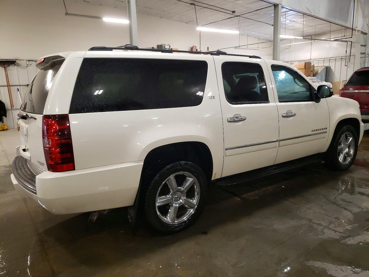 2013 CHEVROLET SUBURBAN K1500 LTZ photo 3