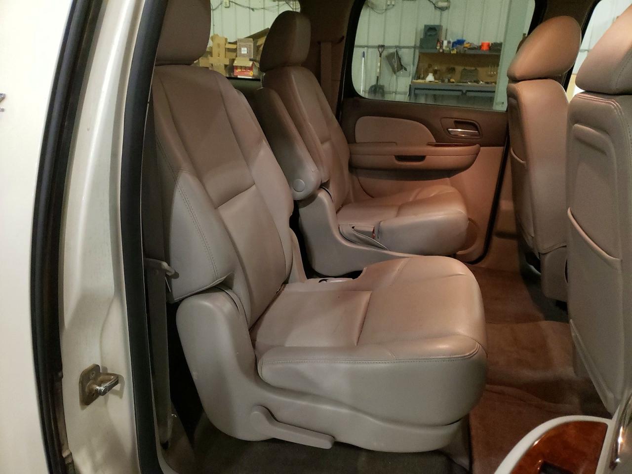 2013 CHEVROLET SUBURBAN K1500 LTZ photo 11