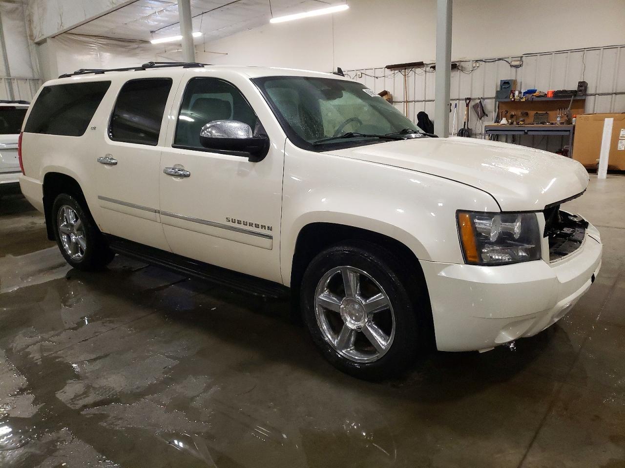 2013 CHEVROLET SUBURBAN K1500 LTZ photo 4