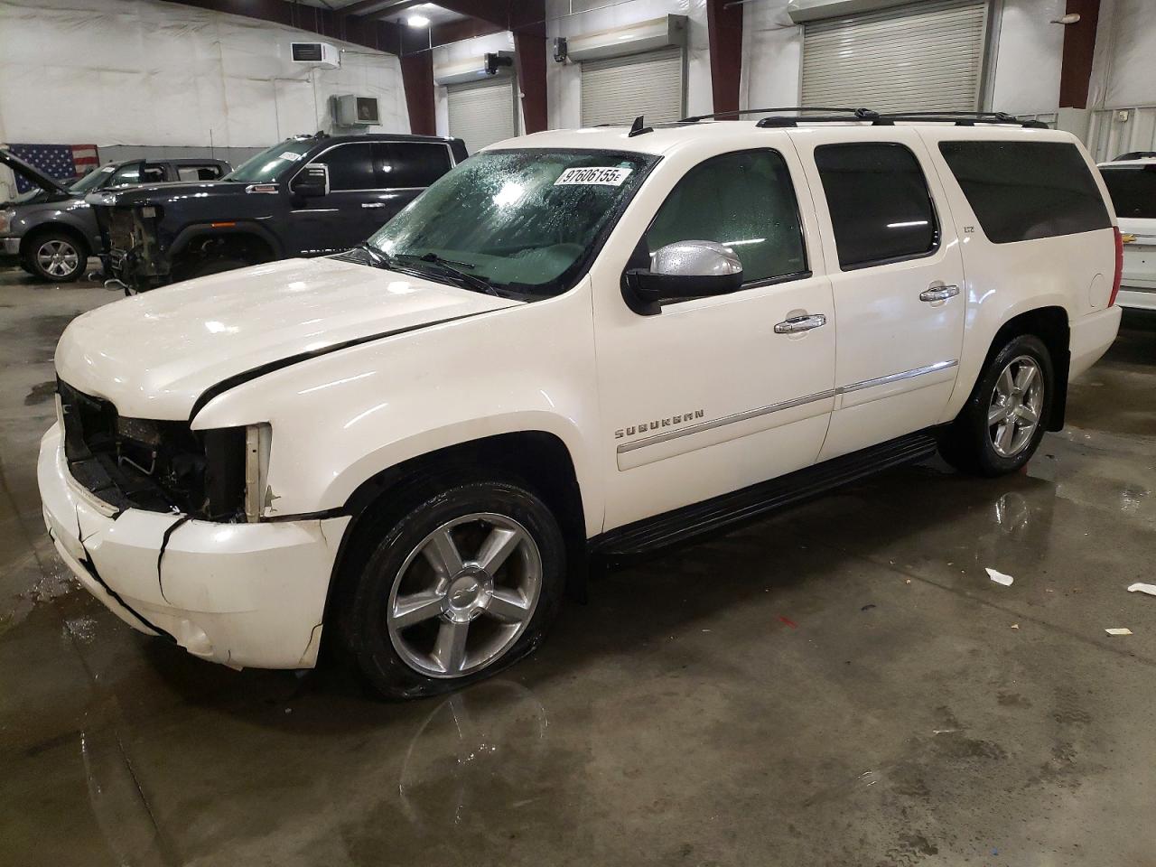 2013 CHEVROLET SUBURBAN