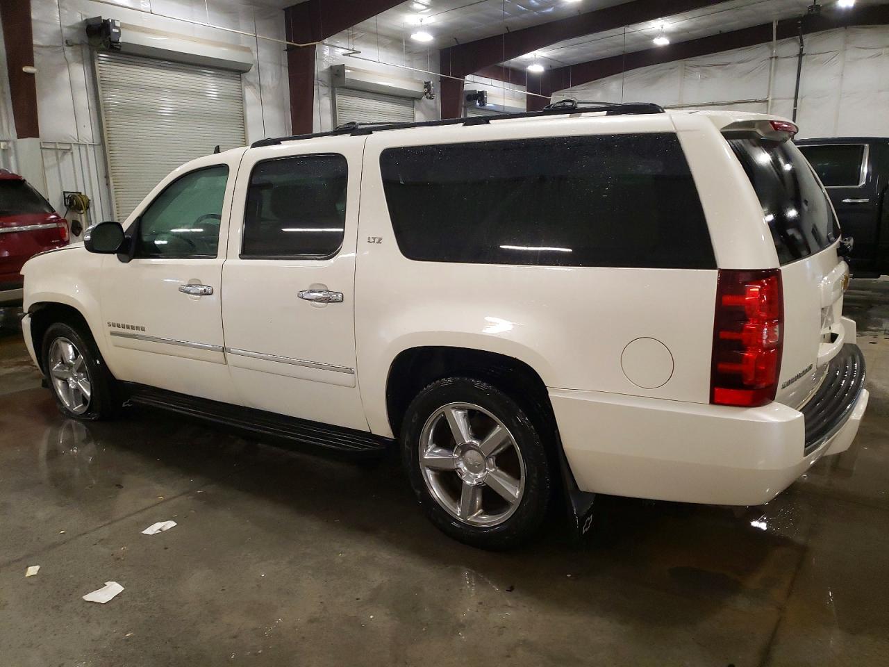 2013 CHEVROLET SUBURBAN K1500 LTZ photo 2