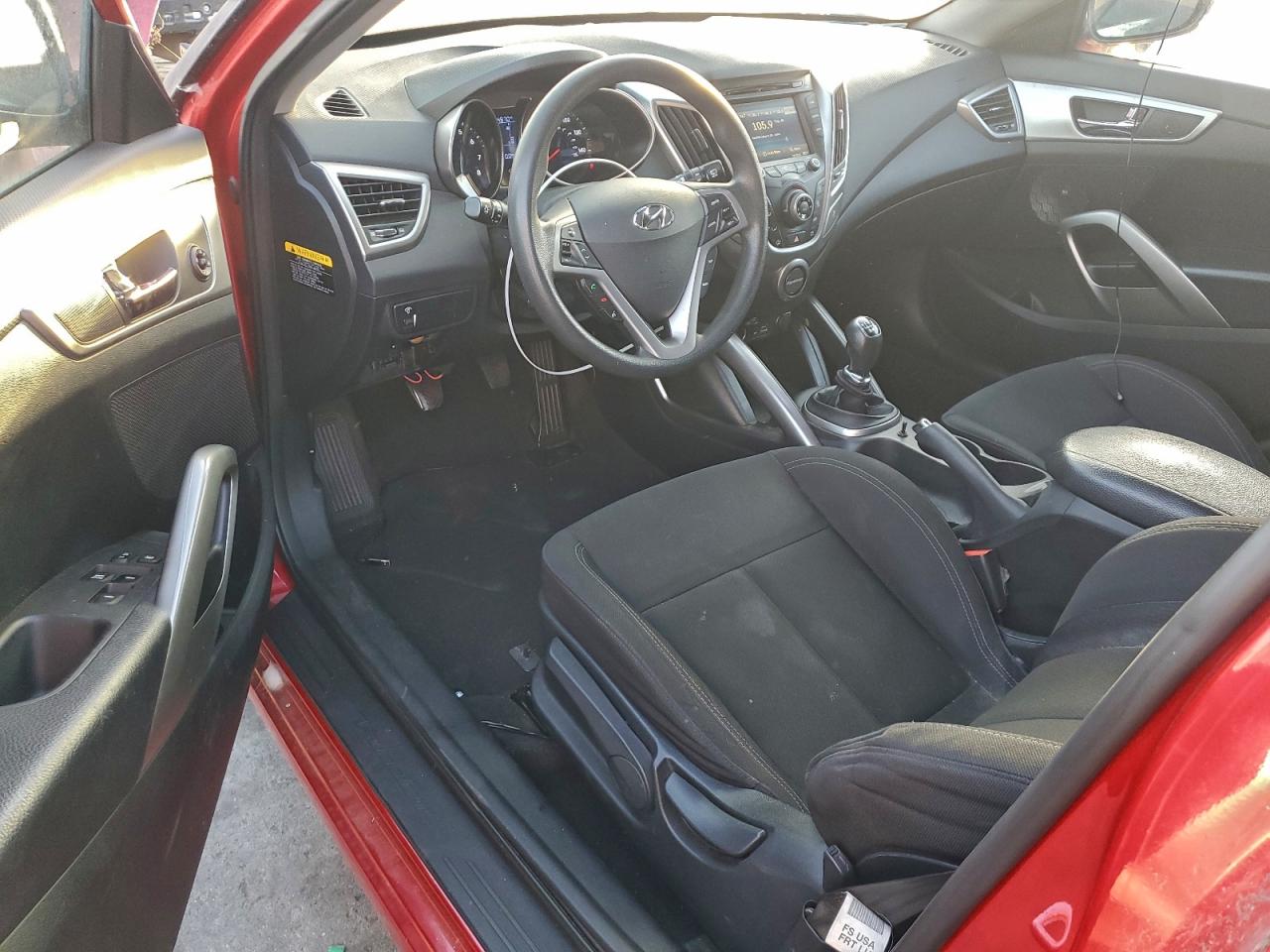 2014 HYUNDAI VELOSTER photo 15