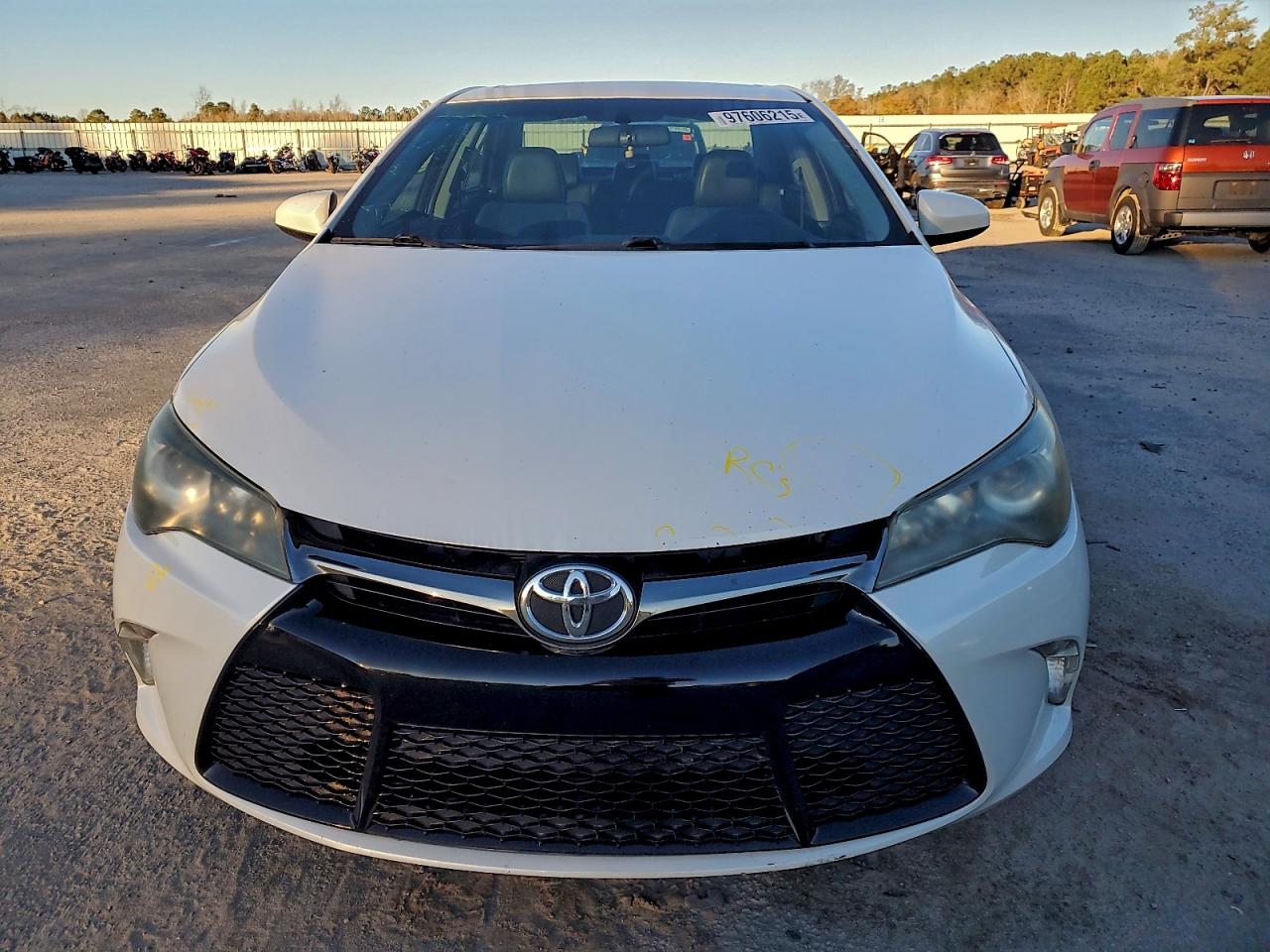 2016 TOYOTA CAMRY LE photo 5