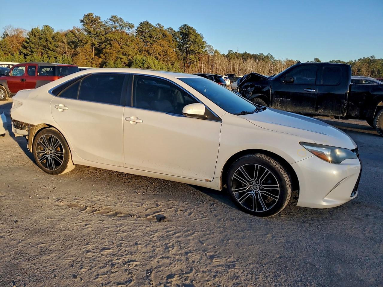 2016 TOYOTA CAMRY LE photo 4