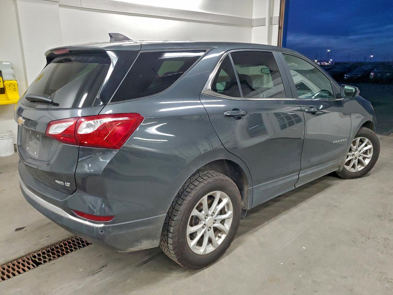 2021 CHEVROLET EQUINOX LT photo 3