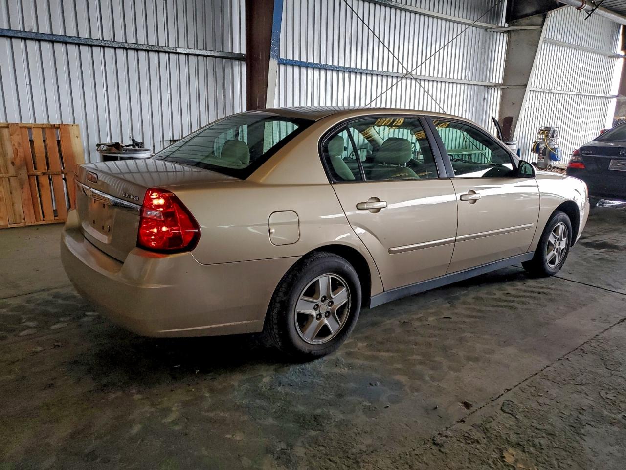 2004 CHEVROLET MALIBU LS photo 3