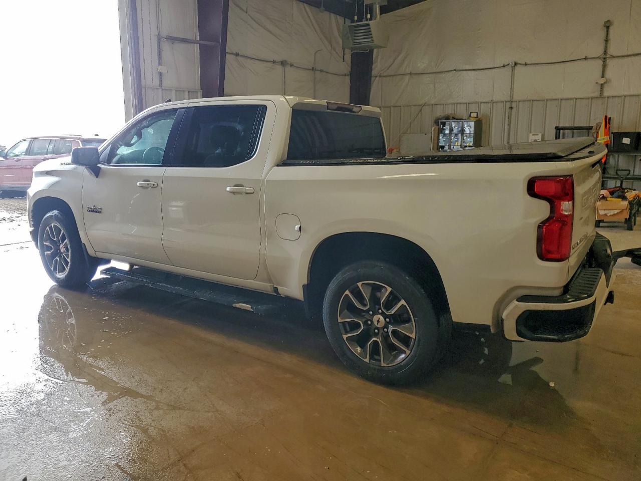 2021 CHEVROLET SILVERADO C1500 RST photo 2