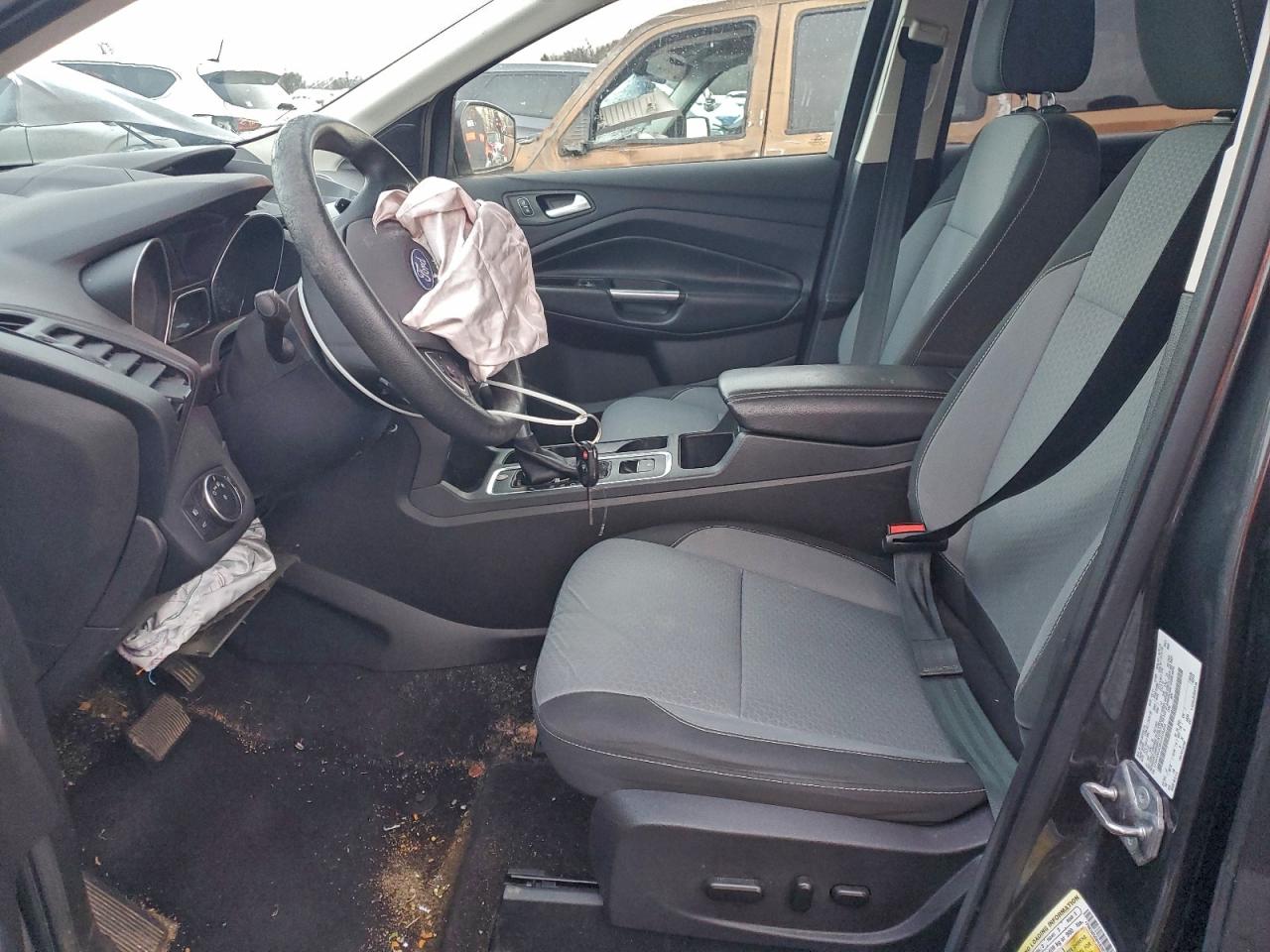 2017 FORD ESCAPE SE photo 7