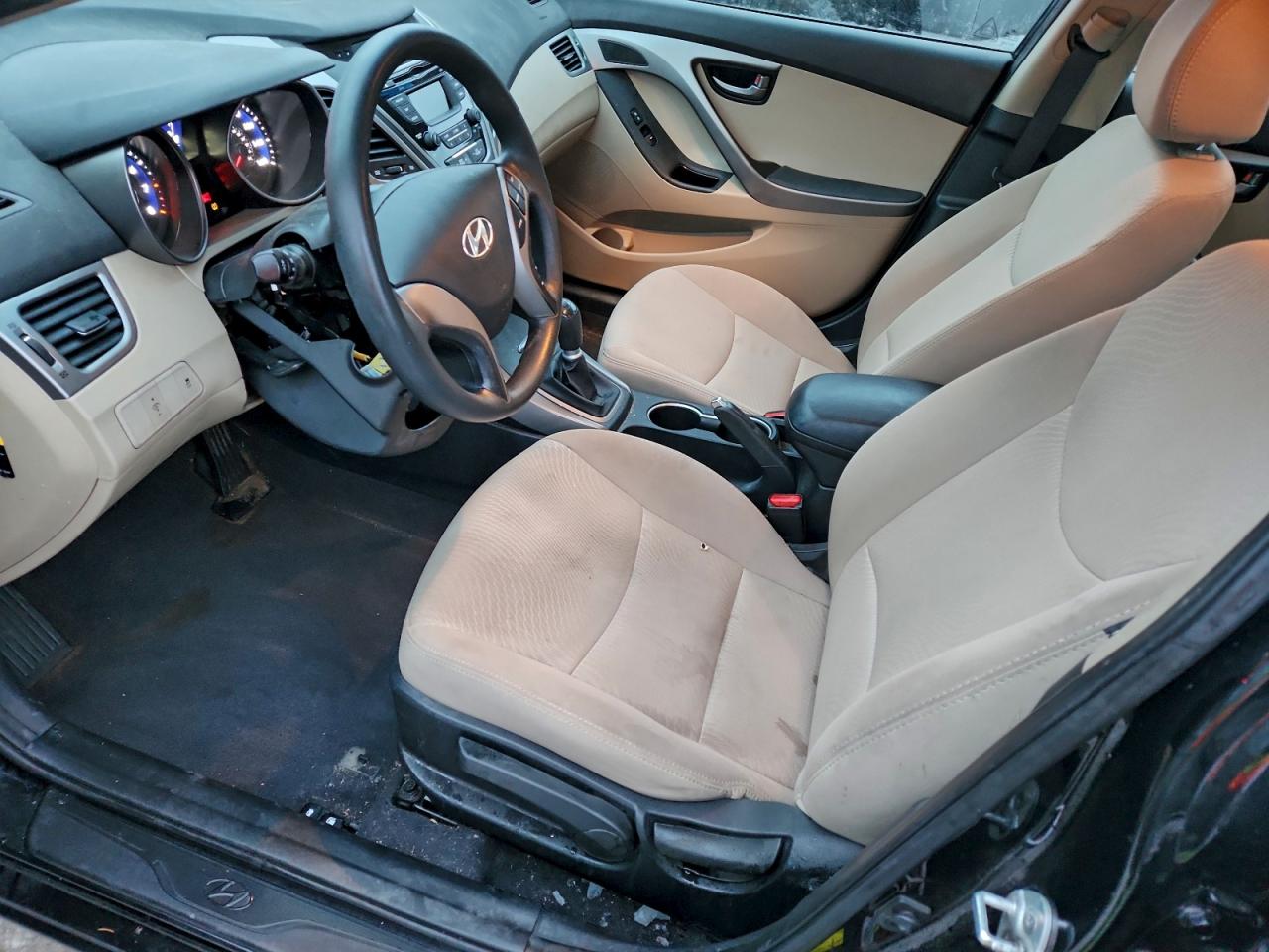 2014 HYUNDAI ELANTRA SE photo 19