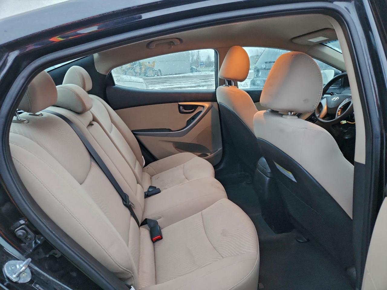 2014 HYUNDAI ELANTRA SE photo 28