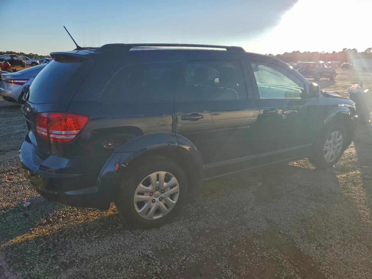 2018 DODGE JOURNEY SE photo 3