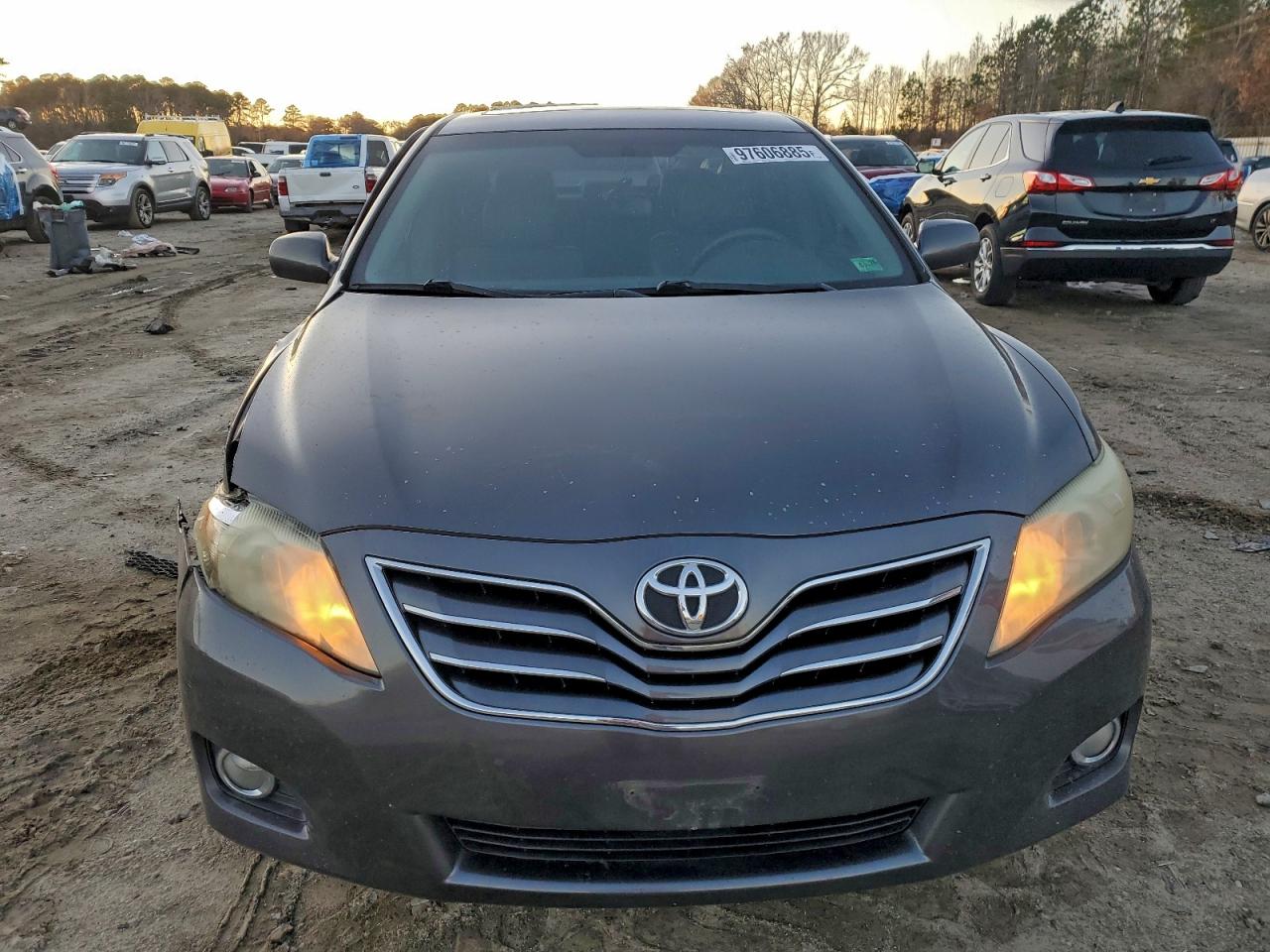 2010 TOYOTA CAMRY BASE photo 9