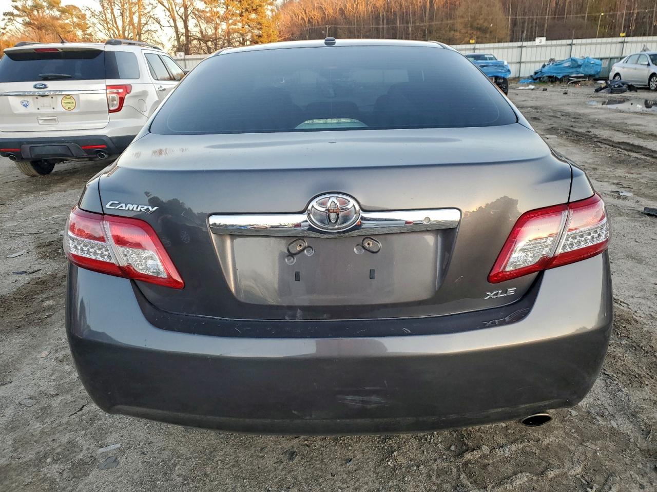 2010 TOYOTA CAMRY BASE photo 11