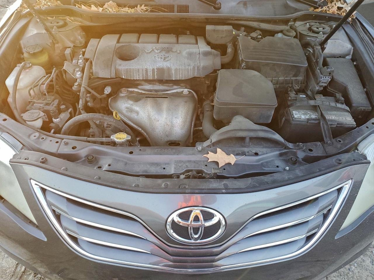 2010 TOYOTA CAMRY BASE photo 21
