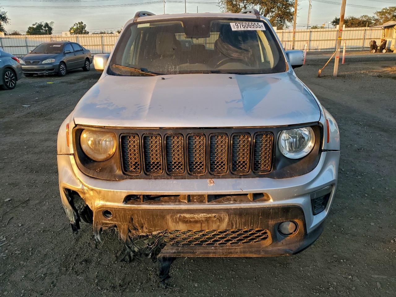 2019 JEEP RENEGADE LATITUDE photo 5