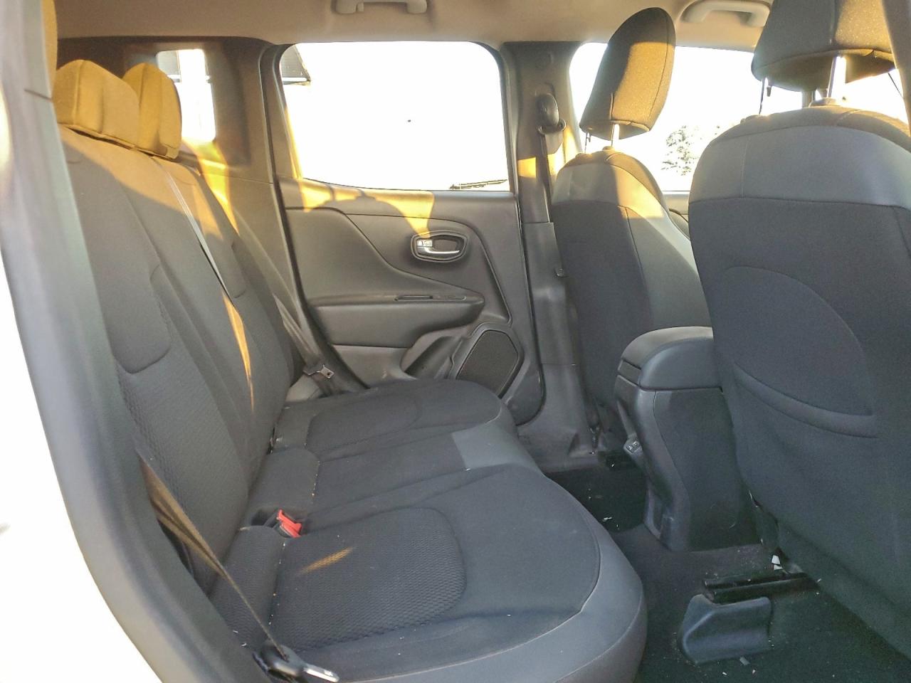 2019 JEEP RENEGADE LATITUDE photo 11