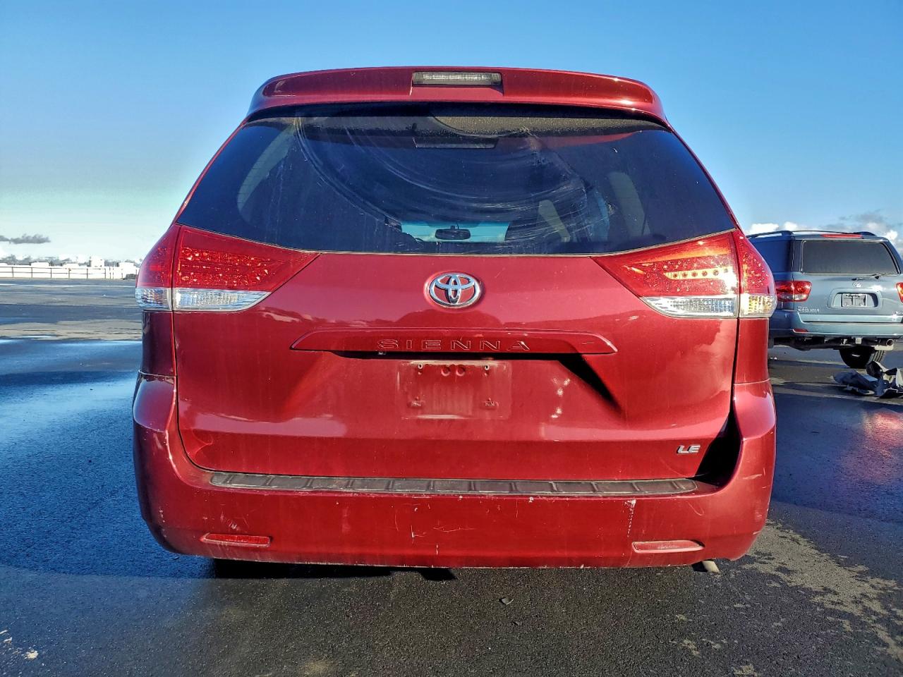 2013 TOYOTA SIENNA LE photo 6