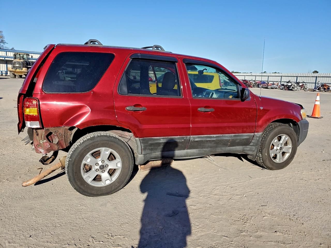 2005 FORD ESCAPE XLT photo 3