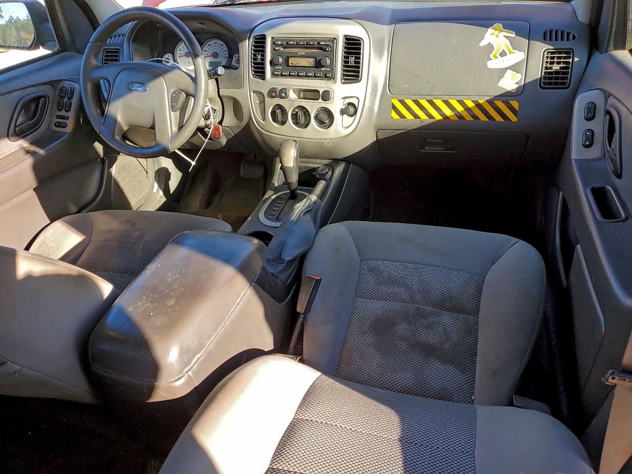 2005 FORD ESCAPE XLT photo 8