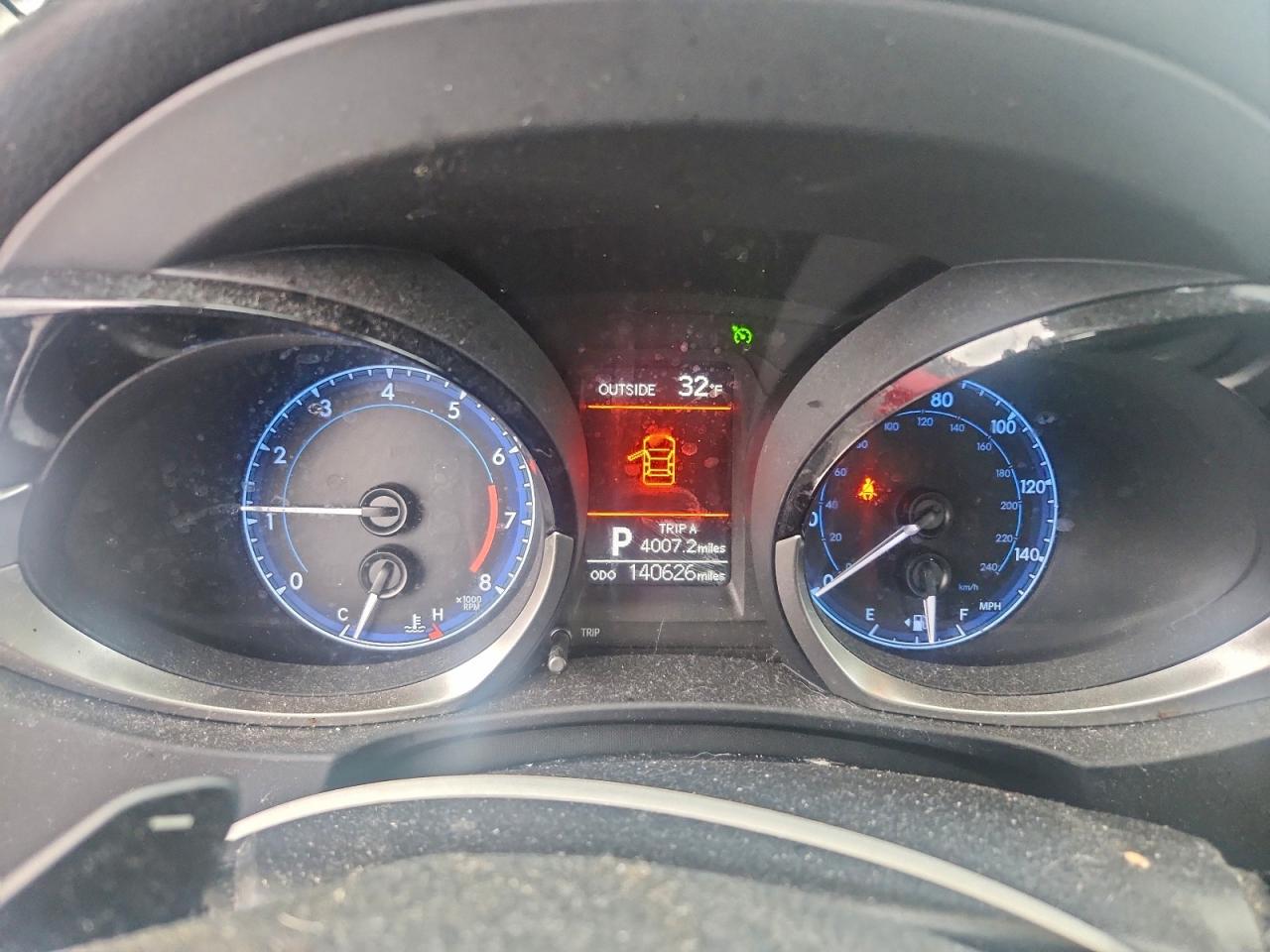 2014 TOYOTA COROLLA L photo 25