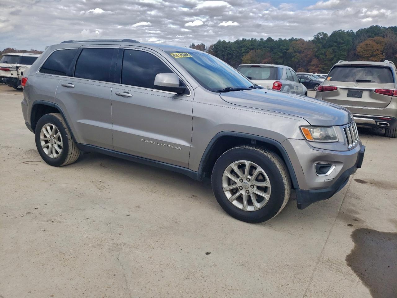 2016 JEEP GRAND CHEROKEE LAREDO photo 4
