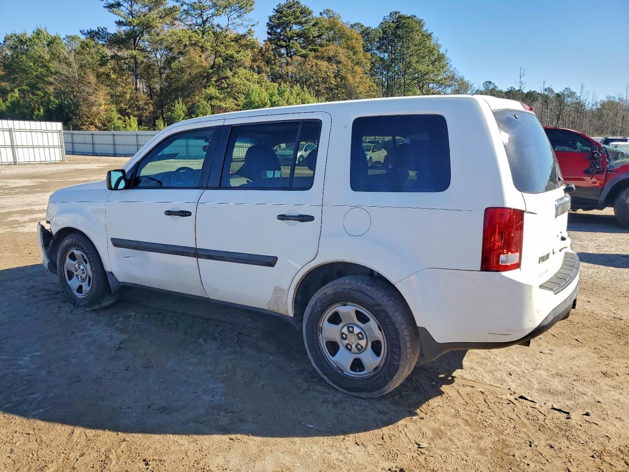 2015 HONDA PILOT LX photo 2