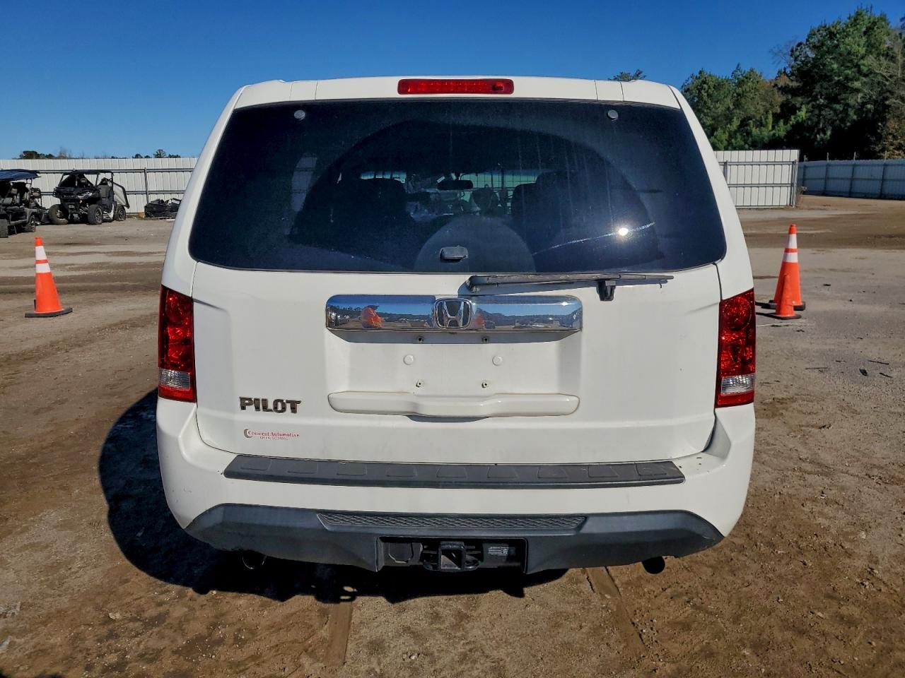 2015 HONDA PILOT LX photo 6
