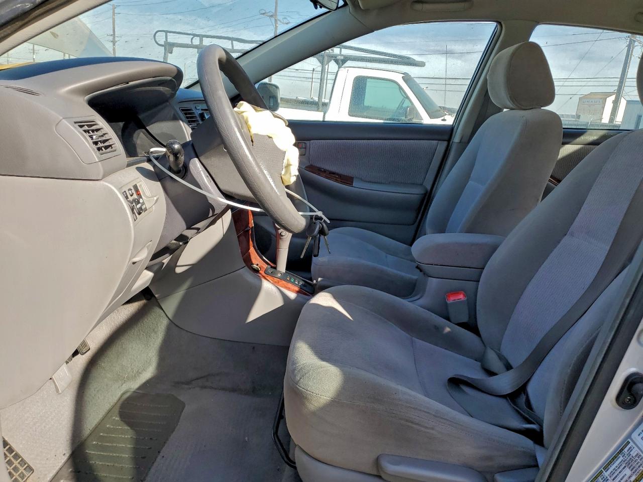 2005 TOYOTA COROLLA CE photo 7