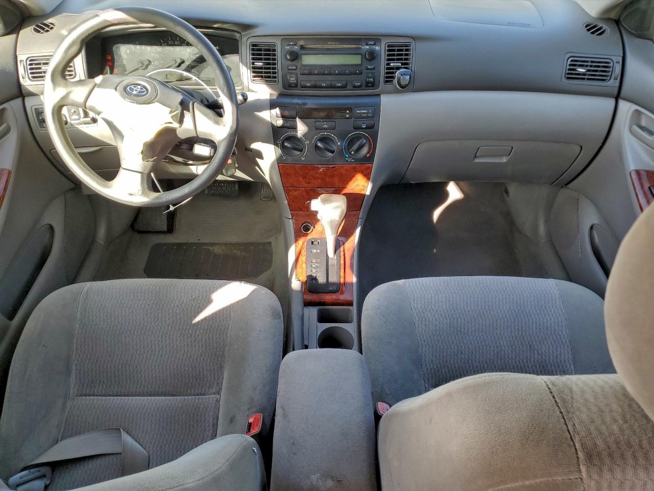 2005 TOYOTA COROLLA CE photo 8