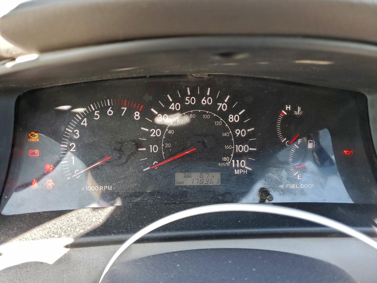 2005 TOYOTA COROLLA CE photo 9