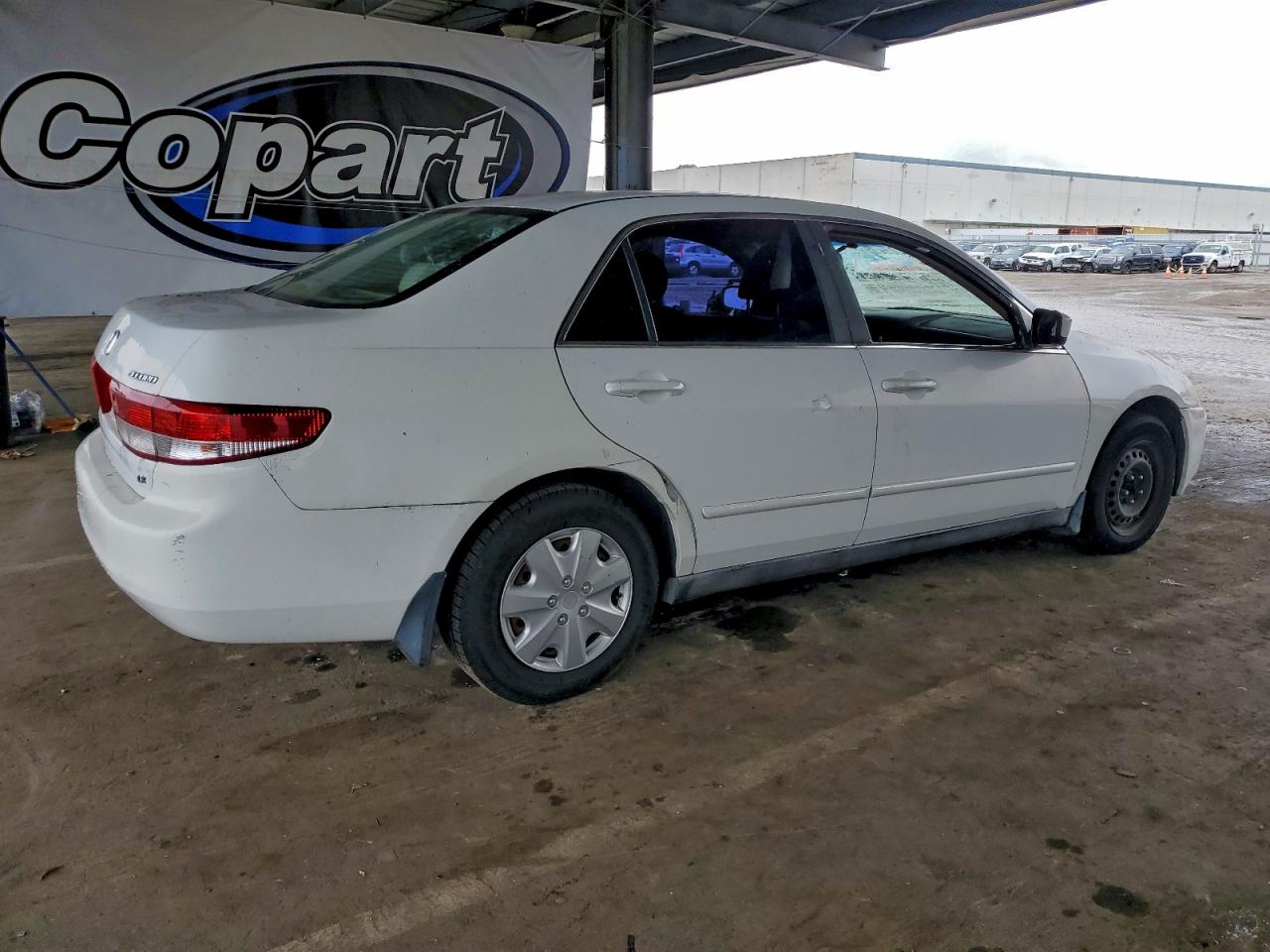 2004 HONDA ACCORD LX photo 3
