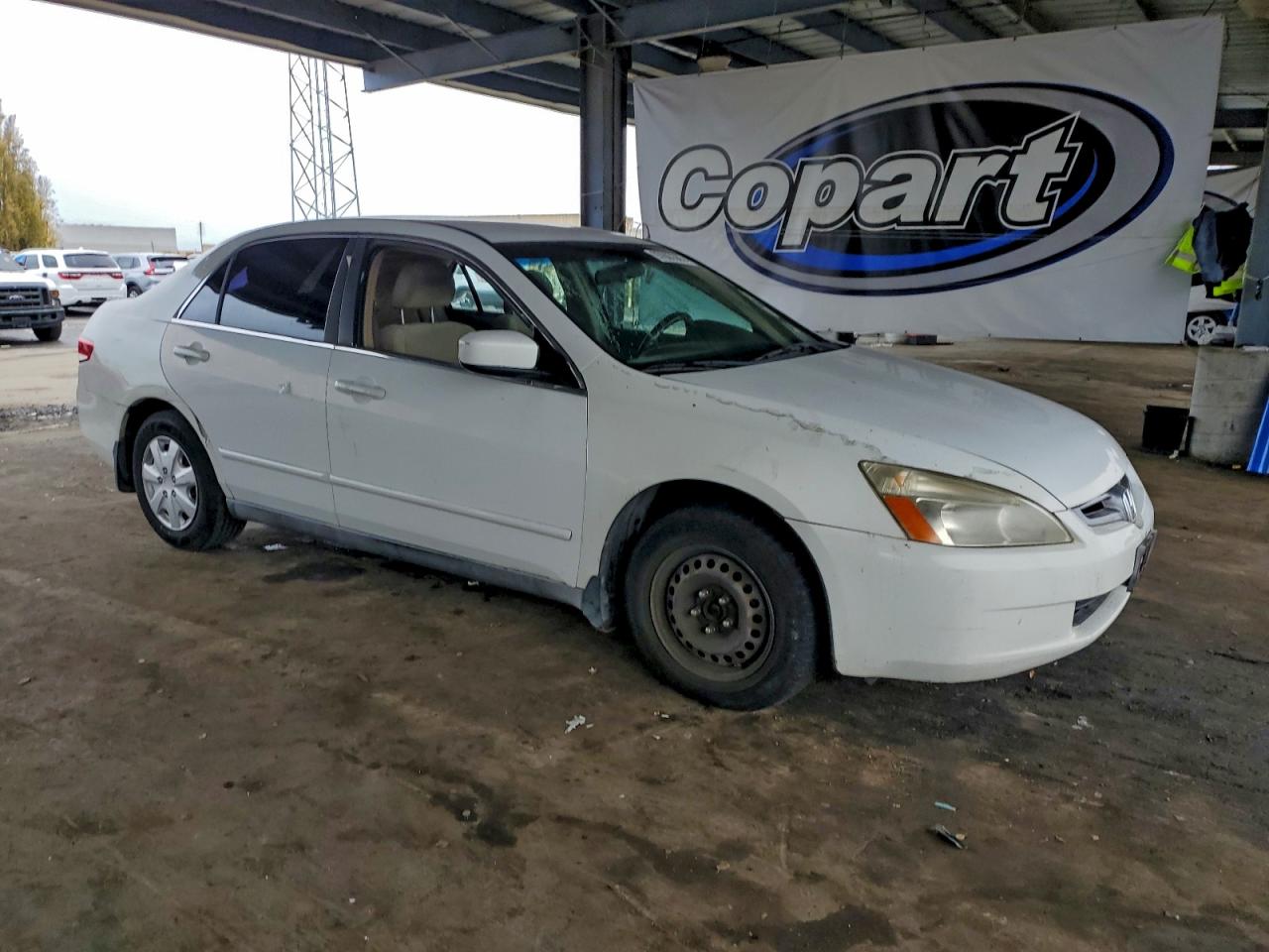 2004 HONDA ACCORD LX photo 4