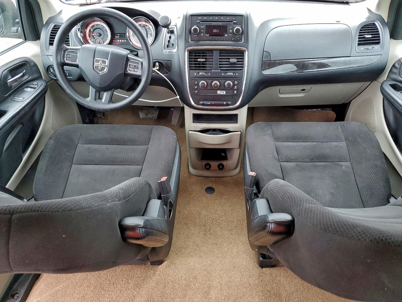 2015 DODGE GRAND CARAVAN SE photo 8