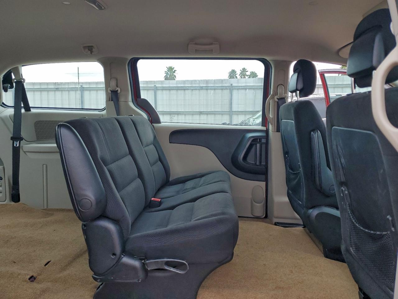 2015 DODGE GRAND CARAVAN SE photo 11