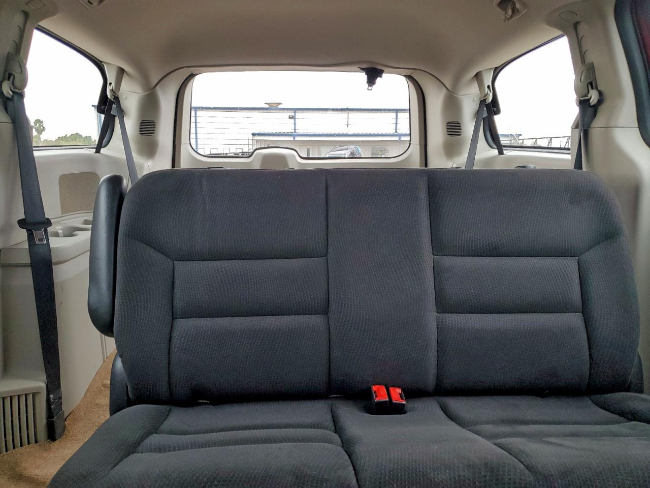 2015 DODGE GRAND CARAVAN SE photo 10