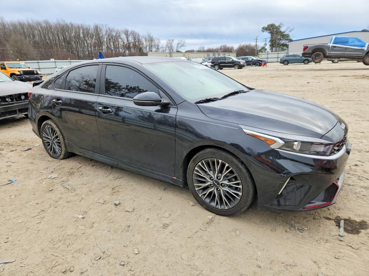 2023 KIA FORTE GT LINE photo 4
