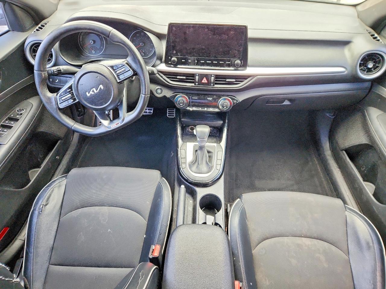 2023 KIA FORTE GT LINE photo 8